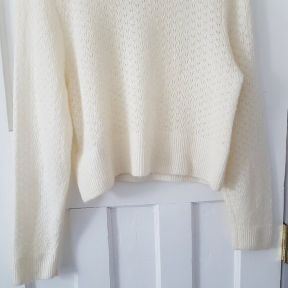 H&M Crewneck Pointelle Pullover Long Sleeve Ribbed Trim Knit Sweater Cream Sz M - Picture 3 of 10